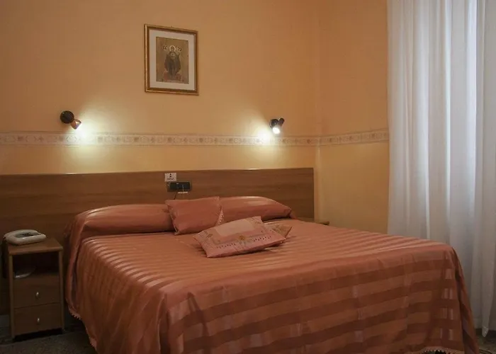 Casa La Salle - Vaticano 3* Roma